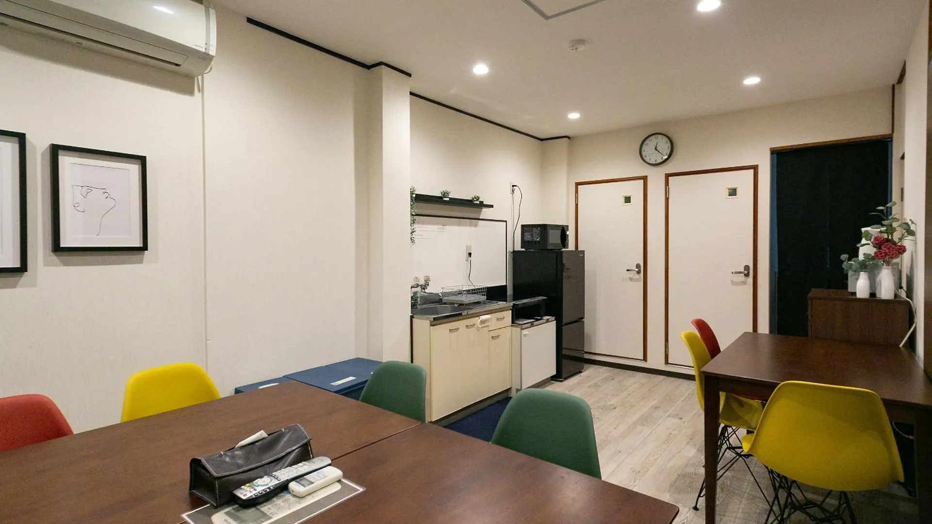 最大16名の広々ステイ新今宮駅4分動物園前駅すぐ大阪観光に超便利 Apartment Japan